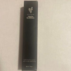 Younique Touch Glorious Hydrating Face Primer